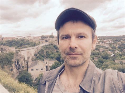 Святослав іванович вакарчук, born may 14, 1975) is a ukrainian musician, politician and public activist. Вакарчук показал видео с первым исполнением гимна Украины ...