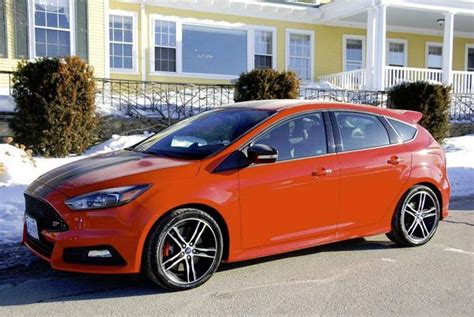 Review Review 2015 Ford Focus St Is The Superstar Of The Sport