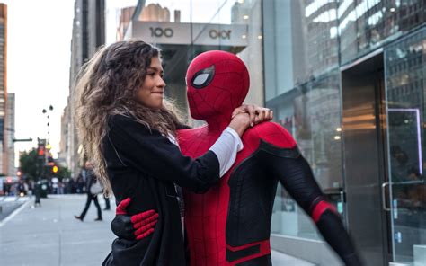 2560x1600 Spider Man And Zendaya In Spider Man Far From Home 2560x1600 Resolution Wallpaper Hd