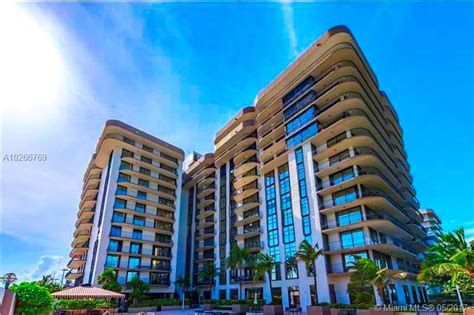 The oceanside property is a block north of miami beach. Champlain Towers South | Miami Real Estate Trends