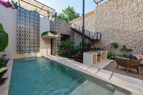 Unique Stone and Mosaic Work Wows in this Modern Home Design