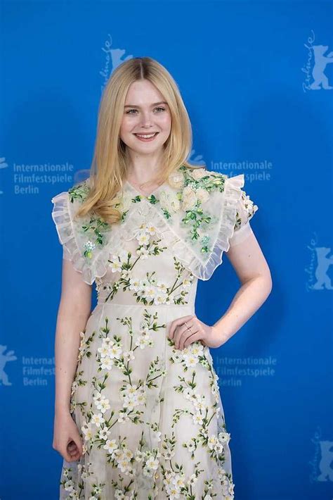 Elle Fanning Height Weight Body Measurements Eye Color