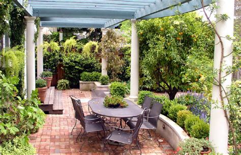 Design Your Own Outdoor Dining Area Garden Design For Living