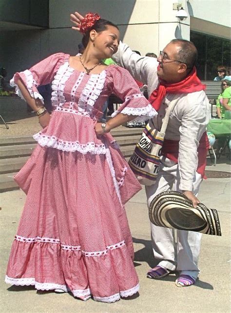 Cumbia Traje De Cumbia Trajes Tipicos Colombianos Ropa Tradicional