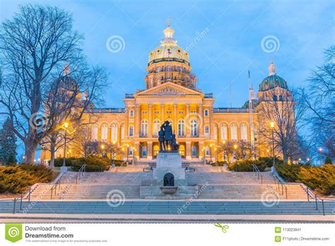 State Capitol In Des Moines Iowa Stock Image Image Of Business