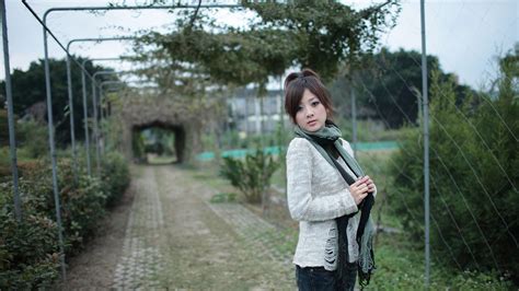 1061713 forest women model asian green sweater spring mikako zhang kaijie mikako tree