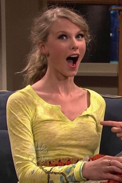 Taylor Swift Without A Bra