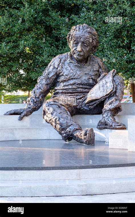 Albert Einstein Bronze Statue Banque De Photographies Et Dimages à