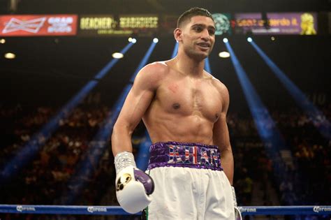 Boxer Amir Khan Wins First Fight In 2 Years In 40 Seconds Video