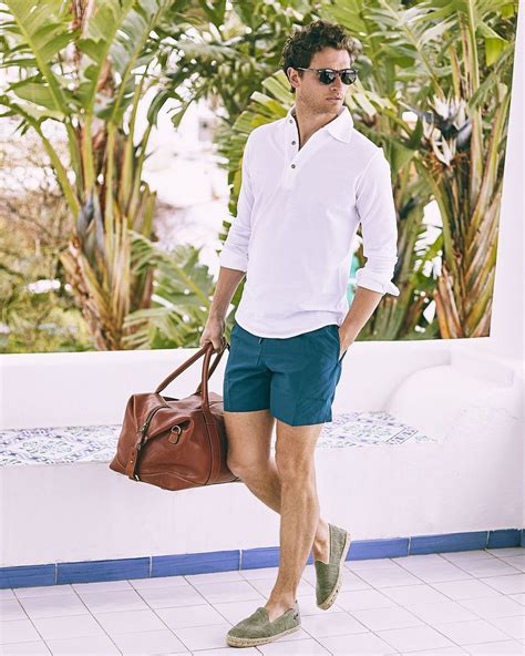 The 4 Best Mens Shorts Styles And How To Style Them 2022