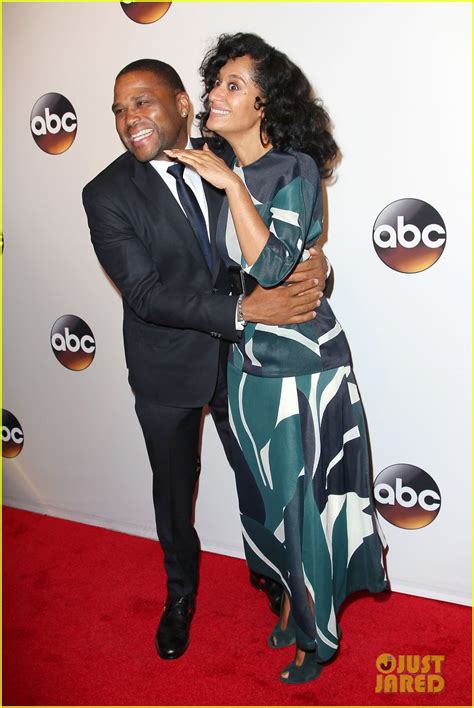 Priyanka Chopra And Miles Brown Pay Tribute To Prince At Abc Upfronts Photo 3658863 Anthony