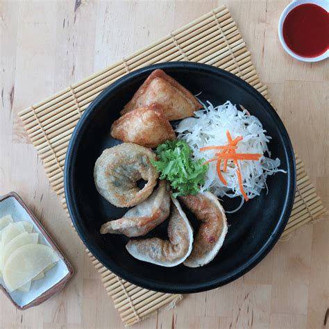 Gyoza And Mandu The Delicious Korean And Japanese Dumplings All Times