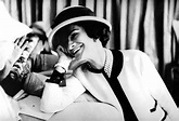 Biografía de Coco Chanel, famosa diseñadora de moda y ejecutiva
