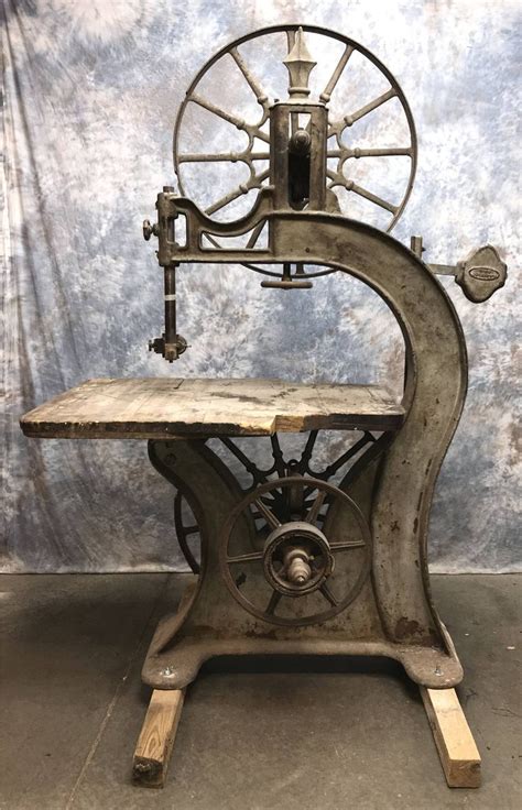 Restoring An Old Industrial Band Saw Antique Tools Old Tools