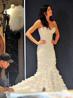 The Bachelor Courtney Robertson Tries On Wedding Dress
