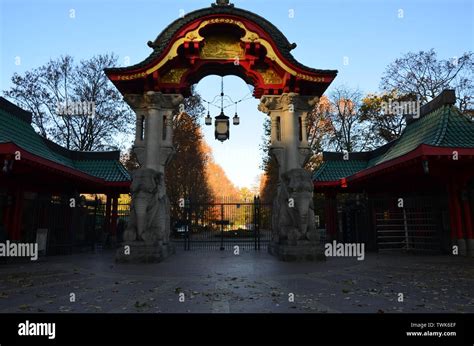 Zoo Entrance Gate Stock Photos And Zoo Entrance Gate Stock Images Alamy