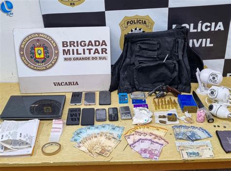 Homem Preso Por Tr Fico De Drogas E Posse Irregular De Arma De Fogo