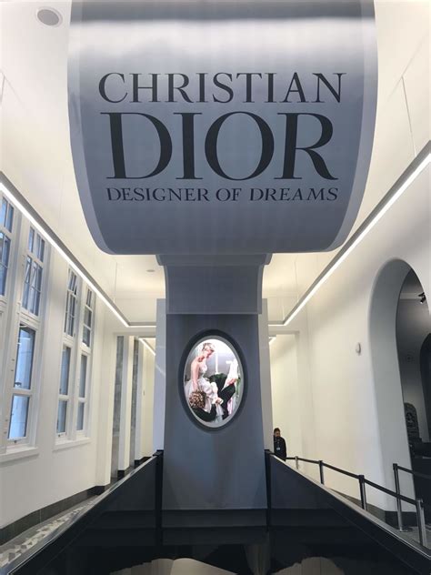 Vanda Exhibition Christian Dior Designer Of Dreams Juliet Angus