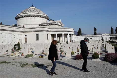 Δραματική η κατάσταση στην Ιταλία 627 νεκροί μέσα σε ένα εικοσιτετράωρο Το Κουτί της Πανδώρας