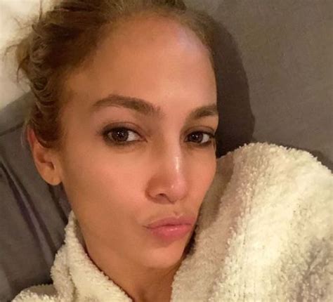 25 Stunning Jennifer Lopez Without Makeup Photos 2022 Fabbon