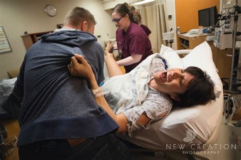 4k00:25close up of young woman giving birth in hospital emergency in hospital: Photos: What it looks like to labor and give birth in 18 ...