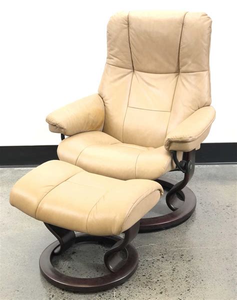 Lot - Ekornes Stressless Leather Lounge Chair & Ottoman