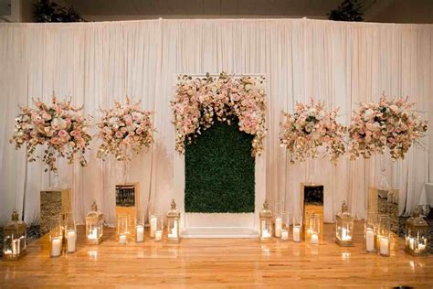 Newly engaged couples come to yanni design studio for high quality floral design, exquisite bridal bouquets, glamorous stage and table. Luxurious Gold, Blush + Mint Wedding {Arte De Vie Photography} | Wedding stage decorations ...
