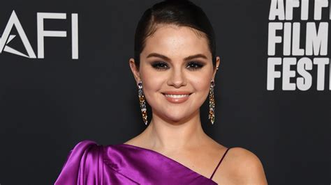 Selena Gomez Breaks From Social Media After Hailey Bieber And Kylie