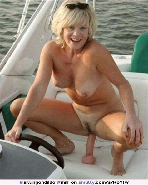 milf boat dildoinpussy