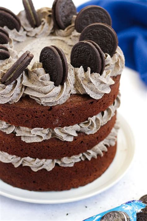 A Chocolate Cake With Oreo Cookies On Top