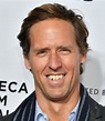 Fans urge Nat Faxon to fix his massive front teeth – Thick Accent