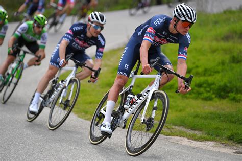 In het veld, op de weg, op de mountainbike; Van Der Poel Mathieu / Mathieu van der Poel wins first ...