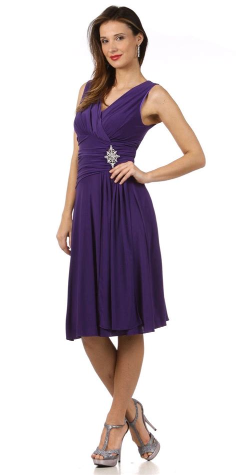 Modest Purple Dress Semi Formal Chiffon Knee Length V Neck Brooch