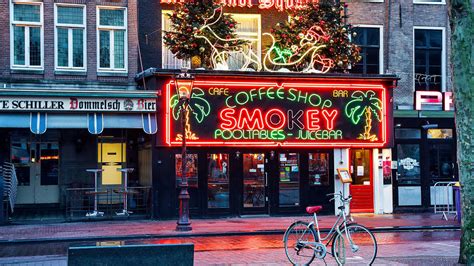 Amsterdã Reforça Planos Para Restringir Turistas Nos Cafés Que Oferecem
