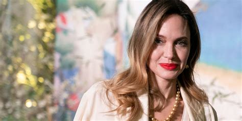 Angelina Jolie Startet Mit Eigenem Modelabel Durch Fashion And Beauty