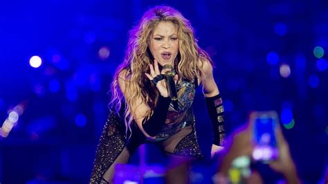 Shakira Nos A Vuelto A Sorprender Kprichos Moda Latina Tienda Online