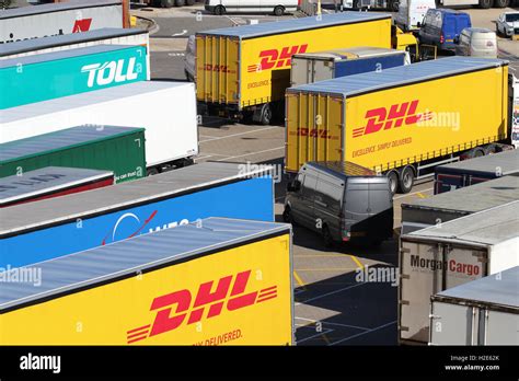 DHL SHIPPING CONTAINER Stock Photo - Alamy