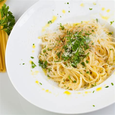 Spaghetti Aglio Olio E Peperoncino Uit Het Kookboek Van Sophia Loren