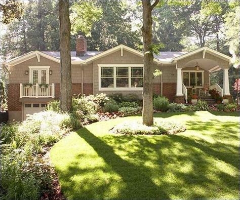 It's easy for a ranch house to become lost among busy landscaping. 15 Best Ranch Homes Landscaping Ideas 8 | Home landscaping, Ranch style homes, Front yard ...
