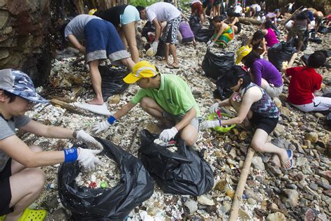 China Produces About A Third Of Plastic Waste Polluting The Worlds