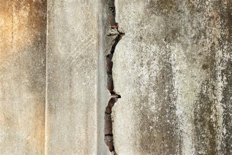 Concrete Wall Crack Stock Photo Image Of Architecture 176412604