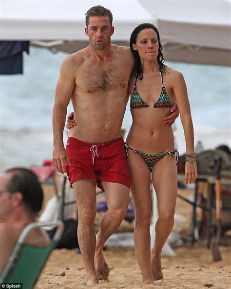 Scott Speedman And Last Resort Co Star Camille De Pazzis Frolic Around On The Beach As It