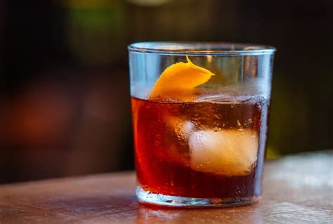8 Best Whiskey Cocktails You Should Try Glass And Vine