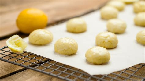 Every single christmas cookie recipe you could ever need. Italian Lemon Cookies Recipe - ChichiLicious.com