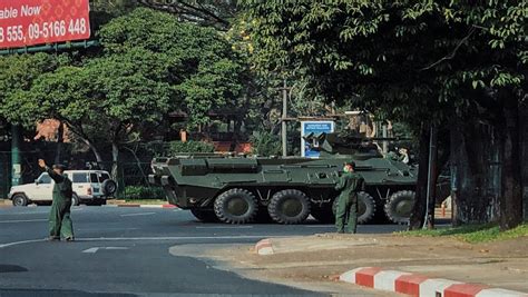 Burmese people are protesting against the military dictatorship and coup in myanmar! Myanmar Army says it will ease the fear of a coup and protect the Constitution-SABC News ...