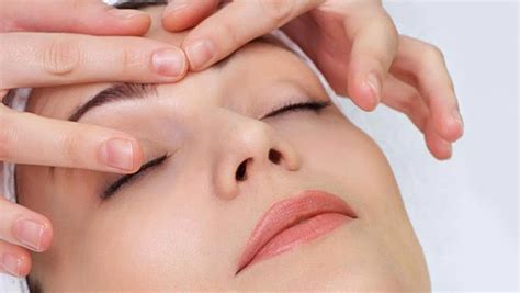 Best Way To Do Facial Massage Beauty And Fashion Freaks