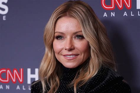 Kelly Ripa Reveals She Quit Drinking Three Years Ago When Ryan