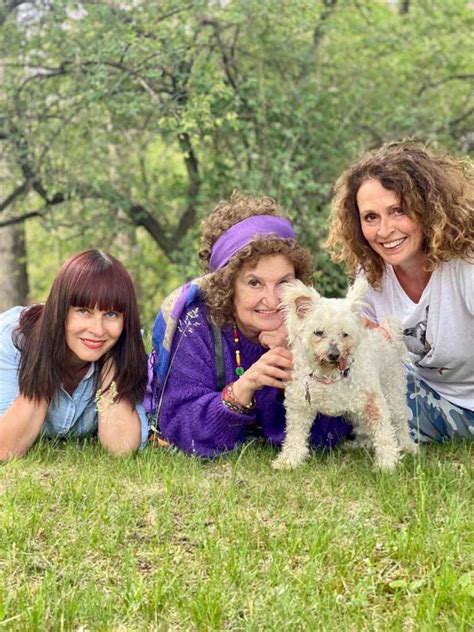 Eva holubová on wn network delivers the latest videos and editable pages for news & events, including entertainment, music, sports, science and more, sign up and share your playlists. Eva Holubová natáčí film GUMP s kamarádkou, fenkou ...