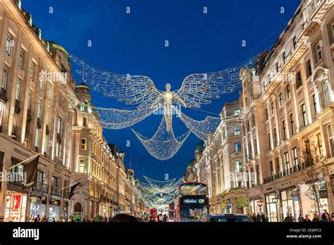 London England Uk 23 November 2022 Christmas Decorations Outdoors