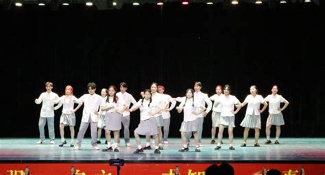 2021级音乐学1班举行班级汇报演出 教育与音乐学院